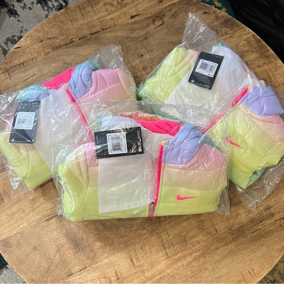 Girls rainbow puffer coat - Picture 2 of 5